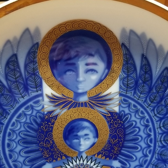 Santa Clara Porcelain Christmas Plate 1st Edition - Picture 2 of 4